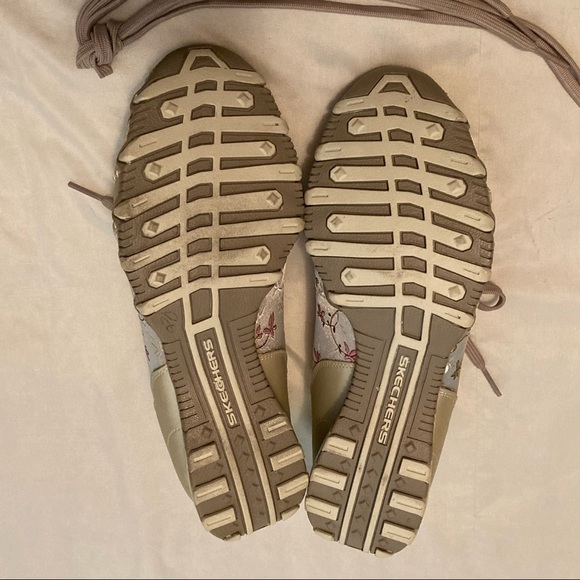 New Floral SKECHERS Metallic Waterlily Lace Ups - Picture 14 of 14